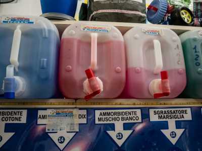...per bucato in lavatrice e a mano, oltre ad ammorbidenti e candeggine